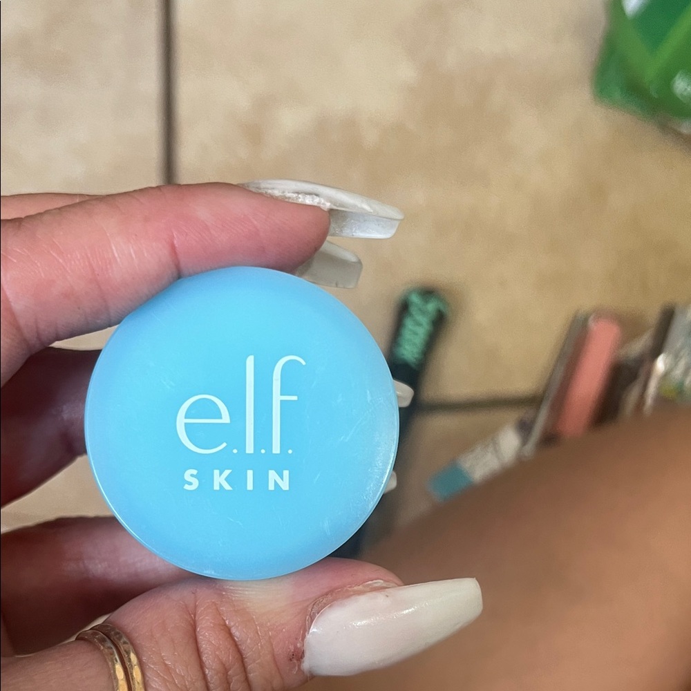 e.l.f. Skin Blue Container - Picture 2 of 4